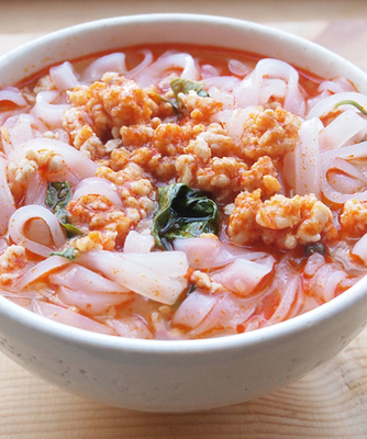 未使用　英国の伝統工芸、大きな純銀の香辛料入れです。95g　ホールマークあり 未使用 英国の伝統工芸、大きな純銀の香辛料入れです。95g ホール